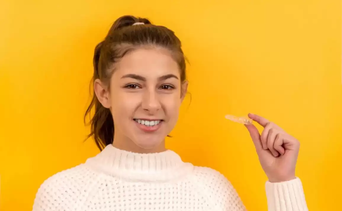 4 Ways Invisible Braces are Better than Metal Braces